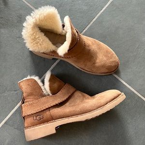 Ugg McKay slip on ankle boot, like new!